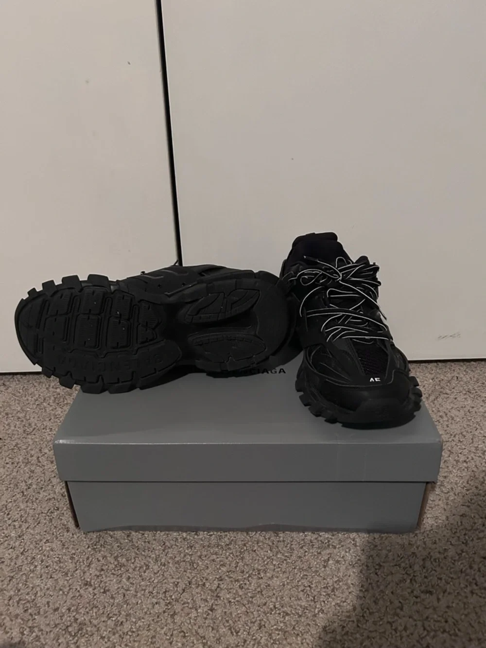 Balenciaga Black and Silver Insole Label Sneakers - Picture 2 of 8